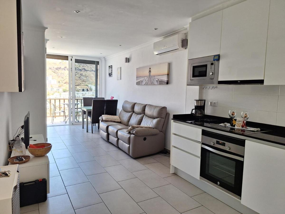 Solaris - Refurbished, Top Floor, Sea Views Puerto Rico  Esterno foto