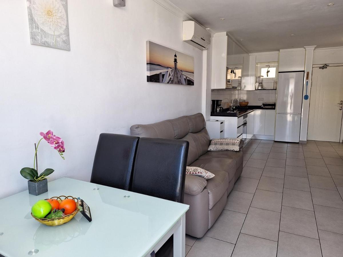 Solaris - Refurbished, Top Floor, Sea Views Puerto Rico  Esterno foto