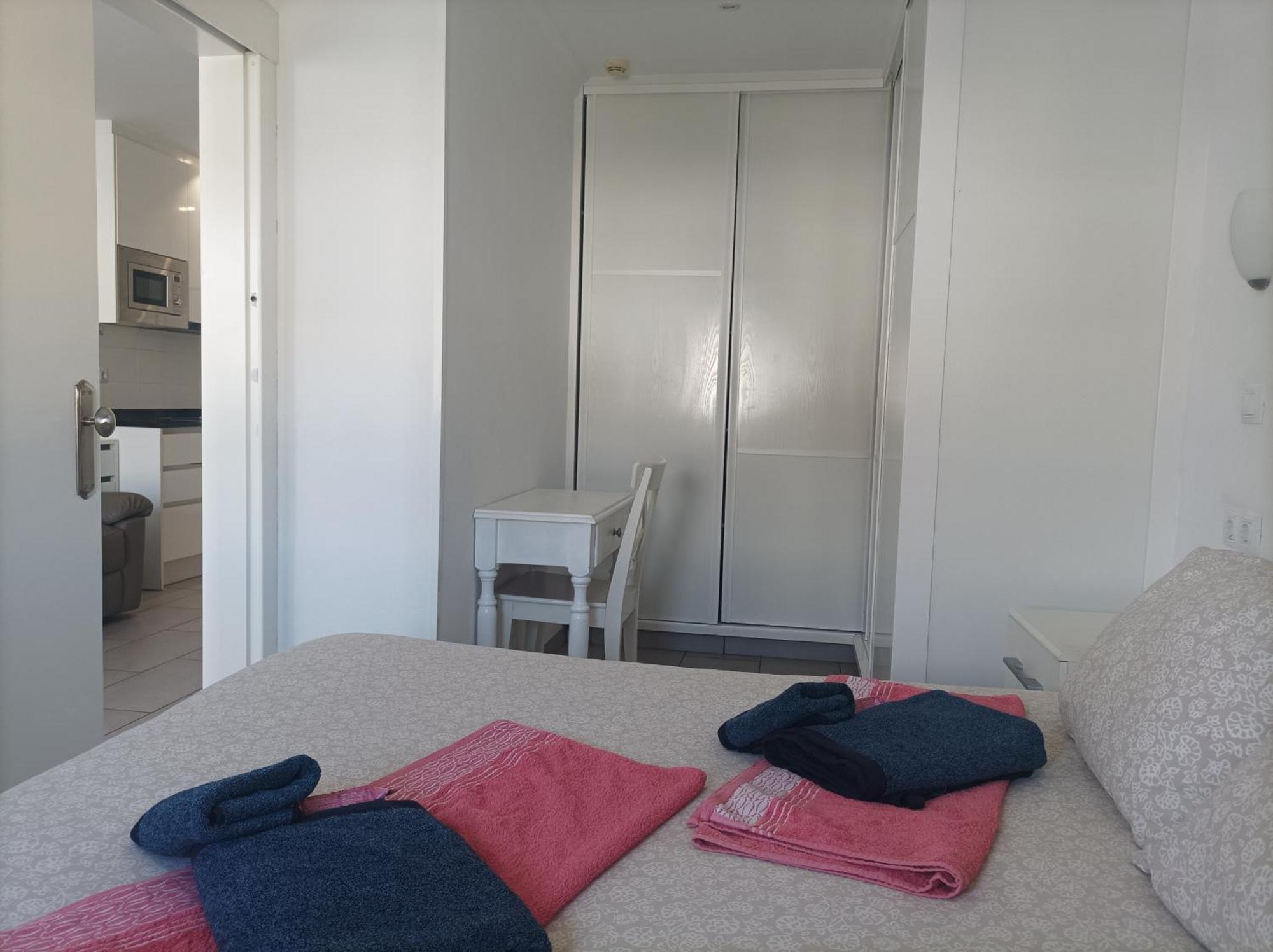 Solaris - Refurbished, Top Floor, Sea Views Puerto Rico  Esterno foto